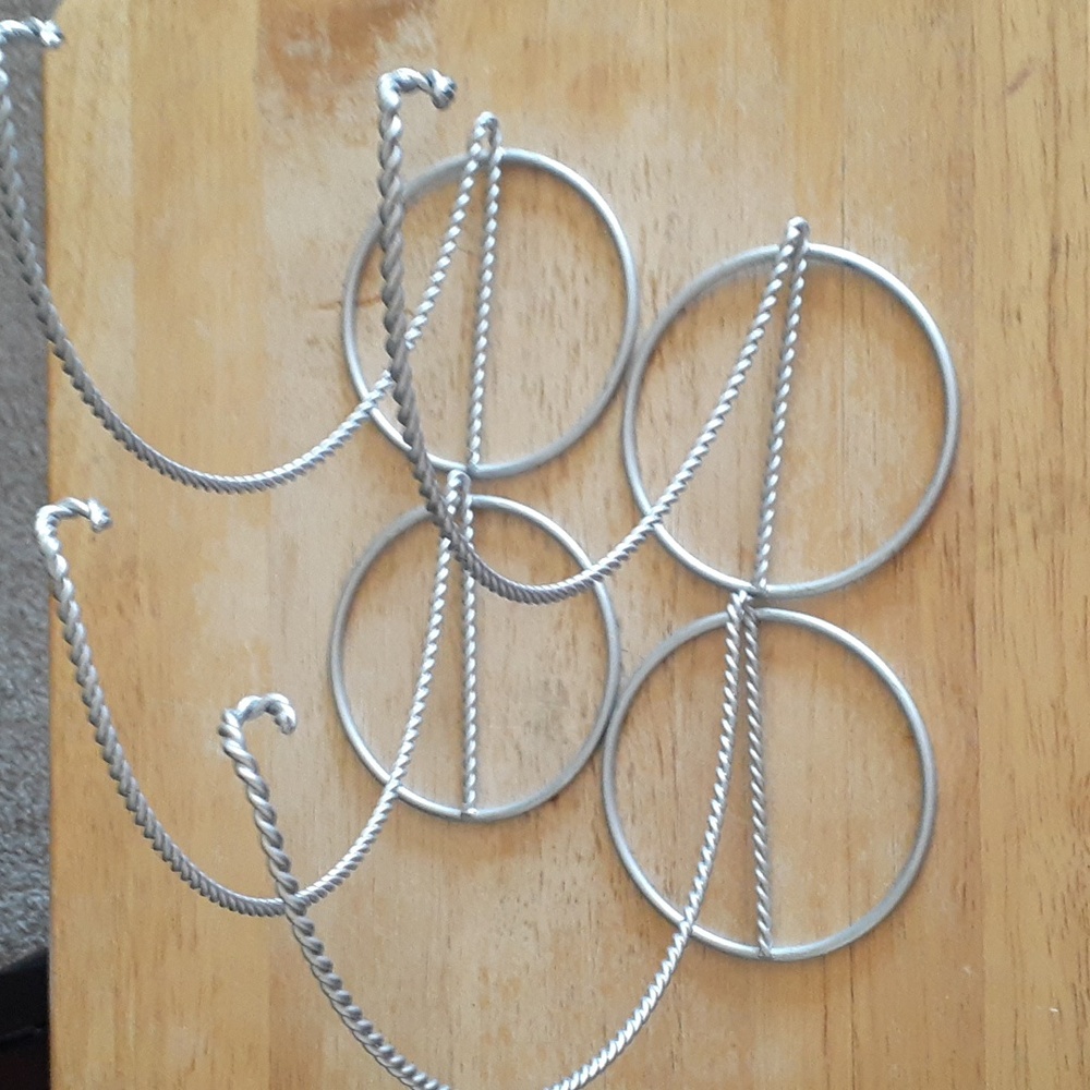 Set of 4 Silver Metal Ornament Stands B124 - Picture 5 of 9